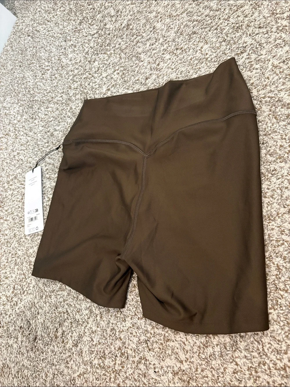 NWT ALO YOGA Airlift Energy Short Espresso Brown Size Large